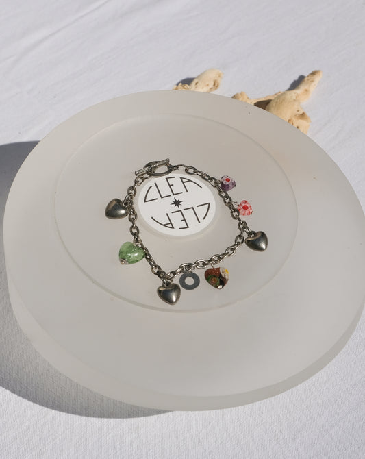 Bracelet charms cœurs en verre de Murano