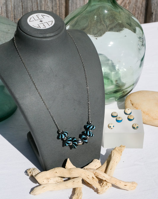 Collier noir et bleu en verre de Murano