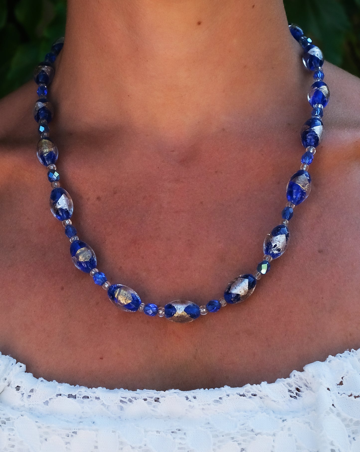 Collier facetté en verre de Murano bleu et argent