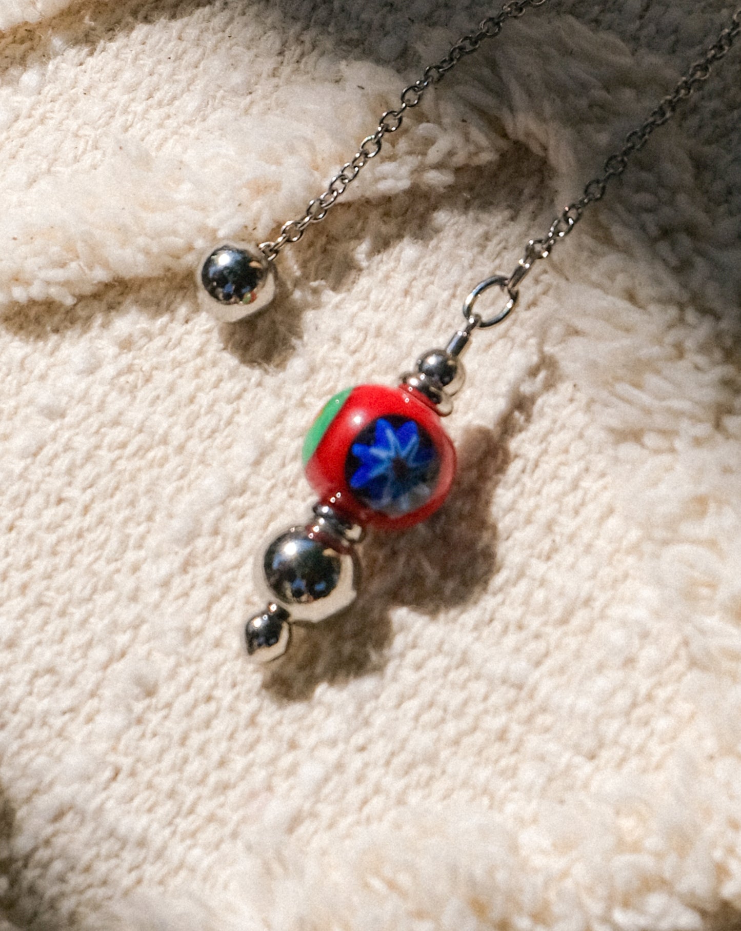 Pendule rouge et vert en verre de Murano