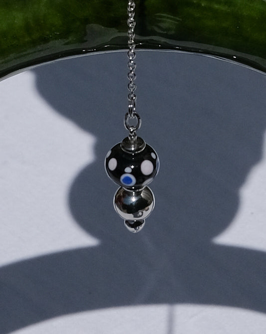 Pendule noir et blanc en verre de Murano